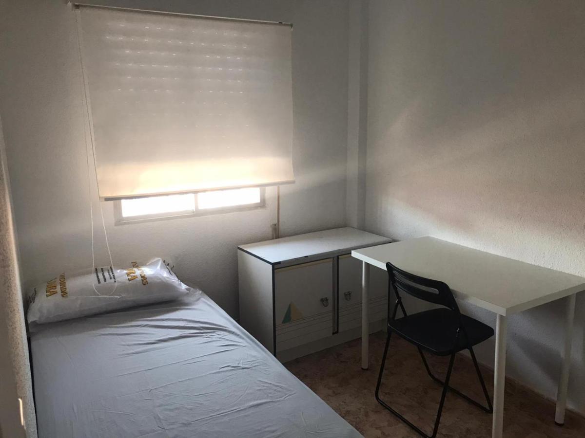 4 Dorm Cerca De Playa Y Centro Ciudad Apartment มาลากา ภายนอก รูปภาพ